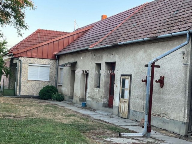 Eladó családi ház, Rábacsanakon 41.49 M Ft, 3 szobás