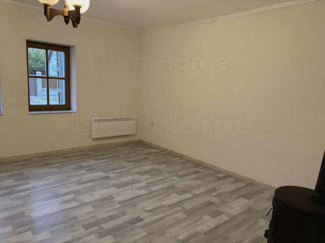 Eladó családi ház, Móron 41.9 M Ft, 2 szobás