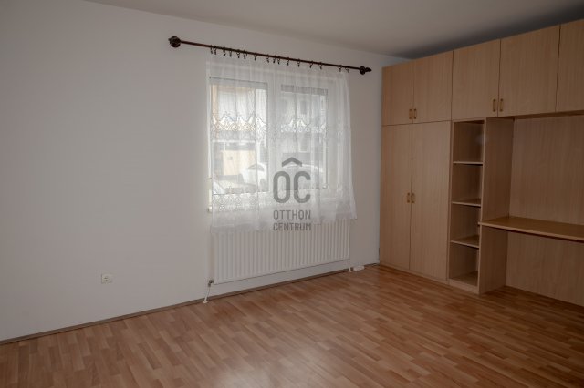 Eladó téglalakás, Nyíregyházán 34 M Ft, 1 szobás