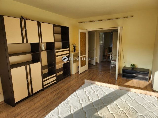 Eladó panellakás, Budapesten, IV. kerületben 71.9 M Ft