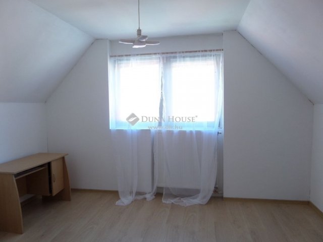 Eladó családi ház, Pécsett 85 M Ft, 4 szobás