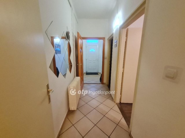 Eladó családi ház, Siófokon 399.9 M Ft, 7 szobás