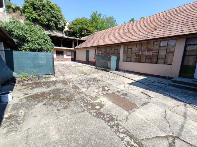 Eladó családi ház, Dunaszekcsőn 20 M Ft, 3 szobás