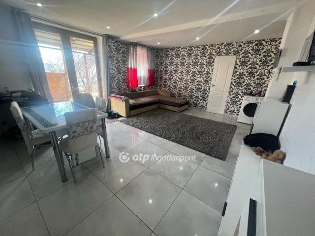 Eladó családi ház, Tápiószelén 16.9 M Ft, 2 szobás