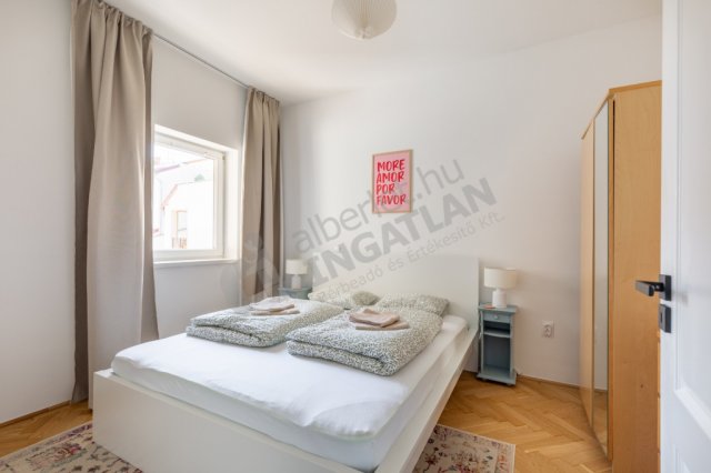 Kiadó téglalakás, albérlet, VI. kerületben, Podmaniczky utcában