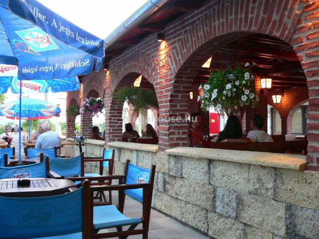 Eladó üzlethelyiség, Szántódon 120 M Ft / költözzbe.hu