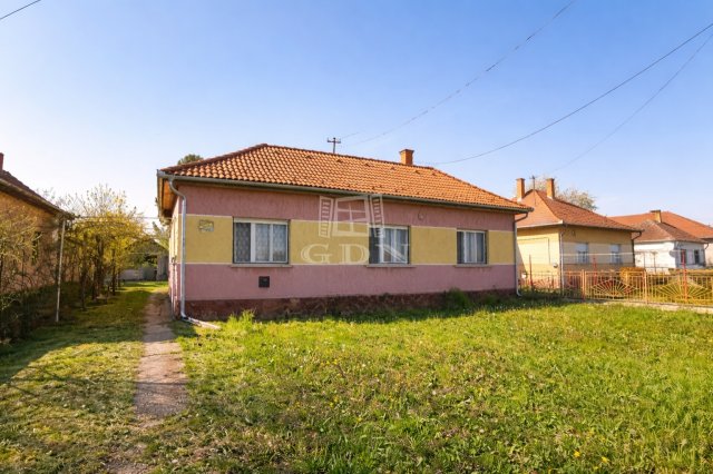 Eladó családi ház, Tófejen 29.9 M Ft, 3+1 szobás