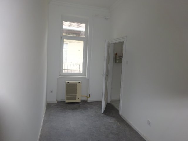 Eladó téglalakás, Budapesten, VII. kerületben, Klauzál utcában