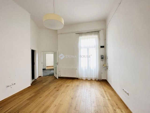 Eladó téglalakás, Budapesten, VIII. kerületben 109 M Ft