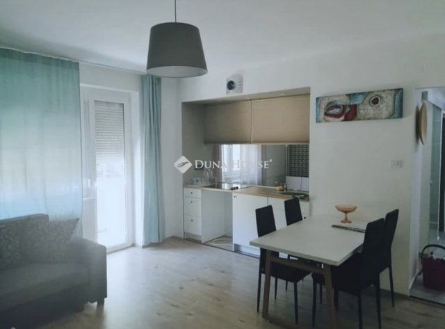 Kiadó téglalakás, albérlet, Pécsett, Kodály Zoltán utcában