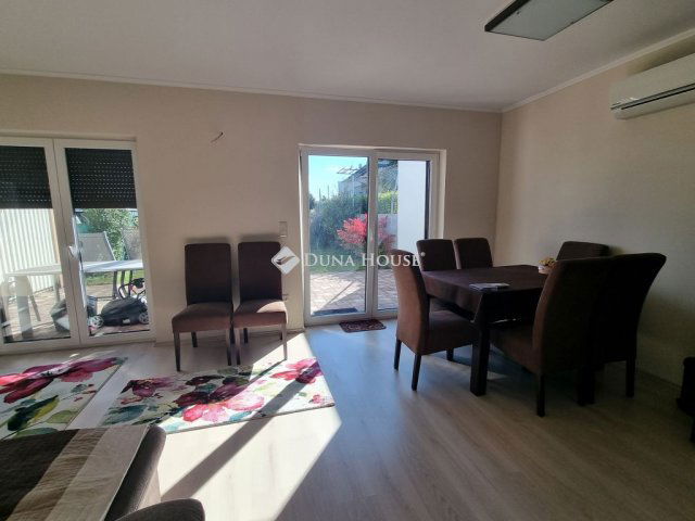 Kiadó téglalakás, albérlet, Keszthelyen 300 E Ft / hó, 4 szobás