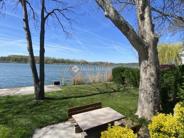 Eladó nyaraló, Tasson 125 M Ft, 5 szobás / költözzbe.hu