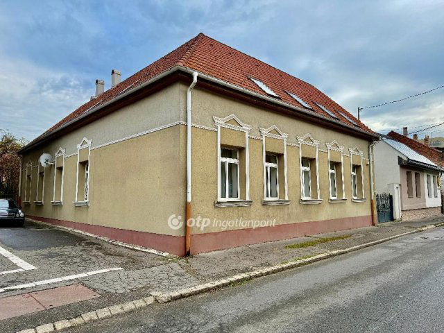 Eladó családi ház, Miskolcon 159 M Ft, 9+2 szobás