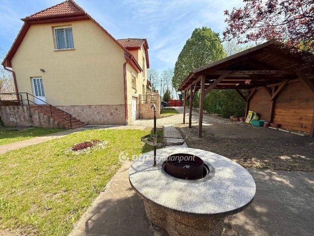 Eladó családi ház, Nyíregyházán 68 M Ft, 5 szobás