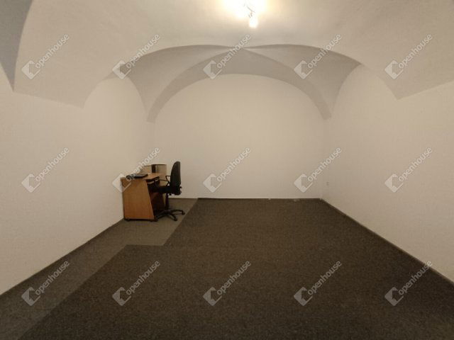 Eladó téglalakás, Sopronban 32 M Ft, 1 szobás