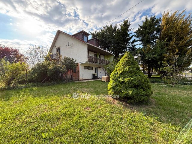 Eladó családi ház, Ádándon 74.99 M Ft, 5 szobás