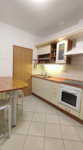 Kiadó téglalakás, albérlet, IX. kerületben, Lenhossék utcában