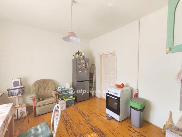 Eladó családi ház, Jászladányon 9 M Ft, 2 szobás