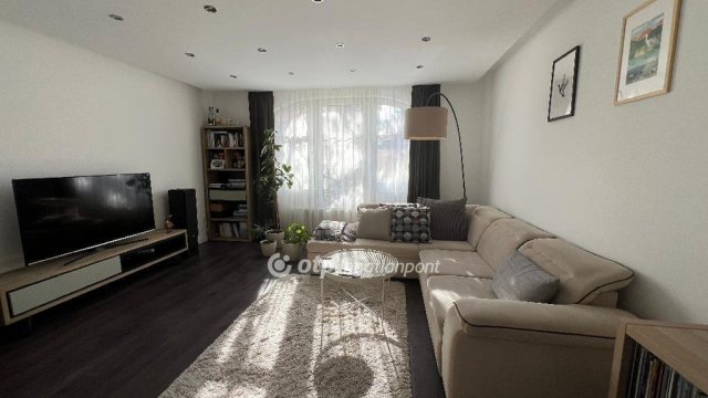 Eladó téglalakás, Egerben 63.9 M Ft, 2 szobás