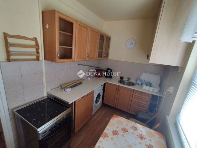 Kiadó panellakás, albérlet, Tatabányán 160 E Ft / hó, 2 szobás