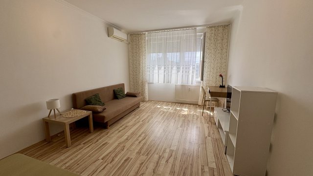 Kiadó panellakás, albérlet, Debrecenben 175 E Ft / hó, 1 szobás
