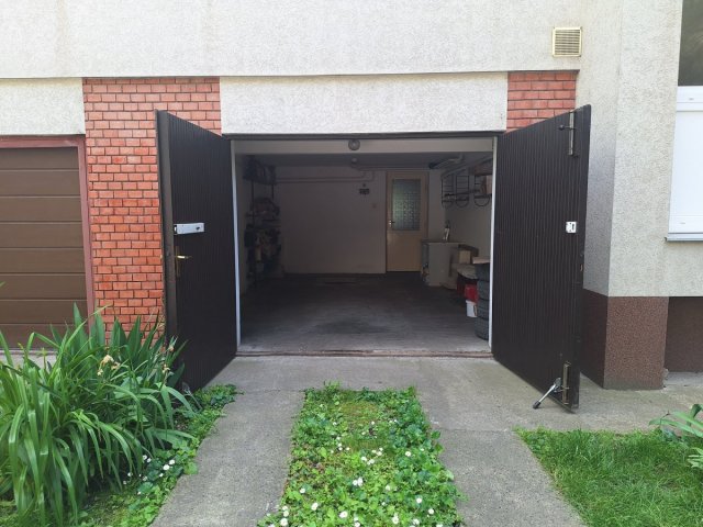 Eladó garázs, Szegeden, Avar utcában 16 M Ft