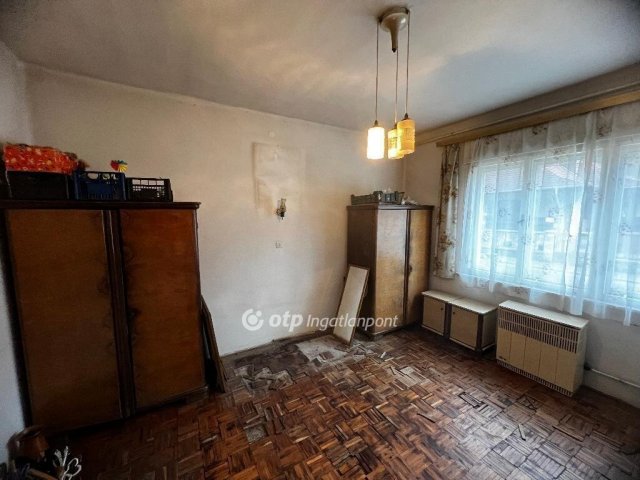 Eladó családi ház, Sirokban 16.5 M Ft, 3 szobás