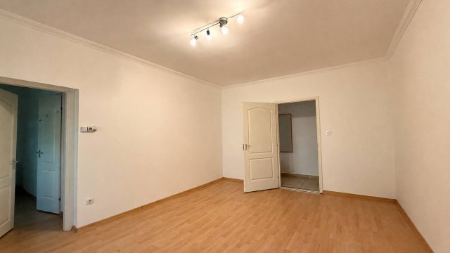 Kiadó panellakás, albérlet, Debrecenben 180 E Ft / hó, 2 szobás