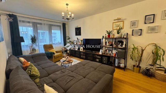 Eladó téglalakás, Nyíregyházán 48.8 M Ft, 3 szobás