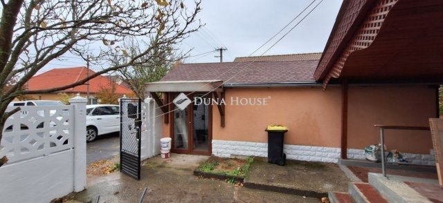 Eladó családi ház, Gödöllőn 89.9 M Ft, 4 szobás