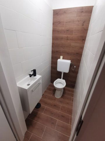 Eladó üzlethelyiség, Szigetváron 29.9 M Ft, 2+1 szobás