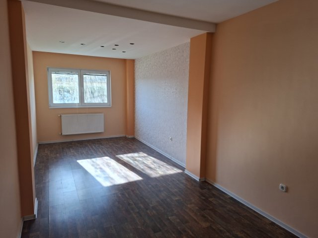 Kiadó téglalakás, albérlet, Kistarcsán, Vereckei utcában