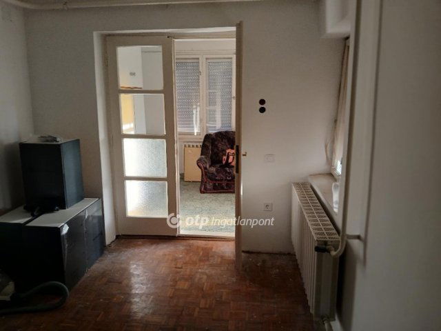 Eladó családi ház, Adácson 26 M Ft, 3 szobás