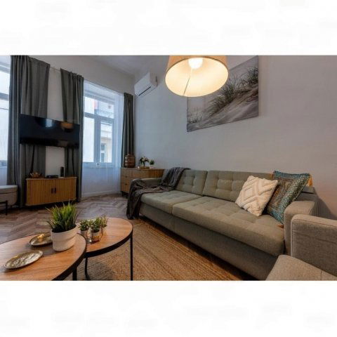 Kiadó téglalakás, albérlet, VII. kerületben, Akácfa utcában