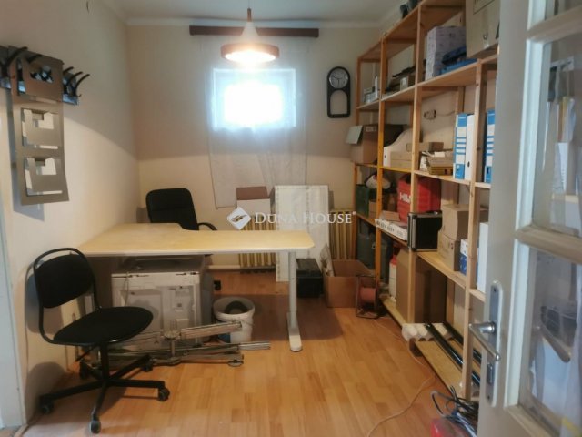 Eladó családi ház, Siófokon 42.5 M Ft, 2 szobás