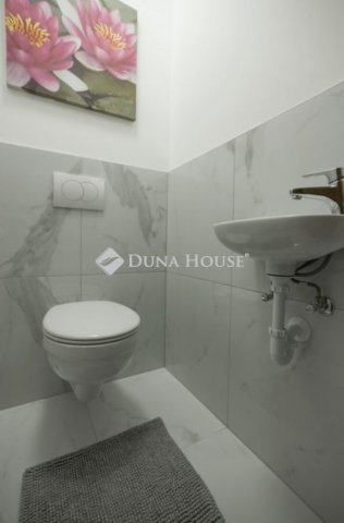 Eladó téglalakás, Budapesten, VIII. kerületben 70.544 M Ft