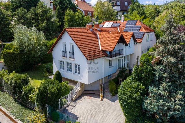 Eladó családi ház, Budapesten, XI. kerületben, Beregszász úton