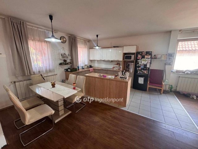 Eladó családi ház, Nagykátán 58 M Ft, 2 szobás