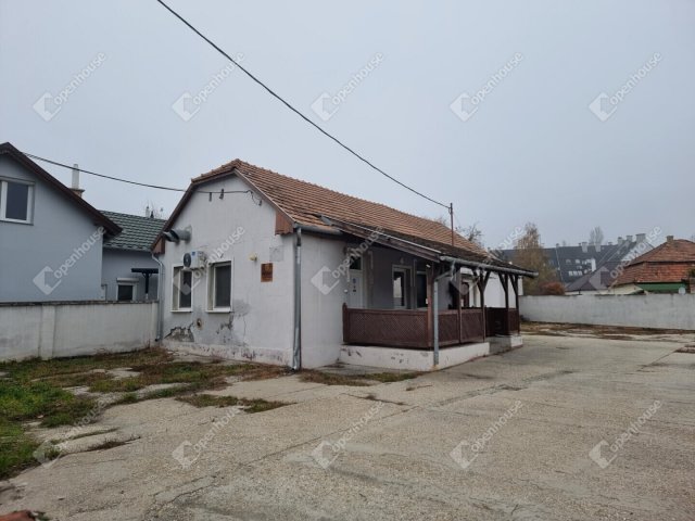 Eladó családi ház, Győrött 64.9 M Ft, 3 szobás
