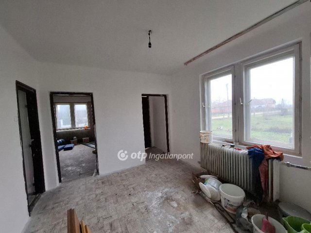 Eladó családi ház, Mezőcsáton 19 M Ft, 3+1 szobás