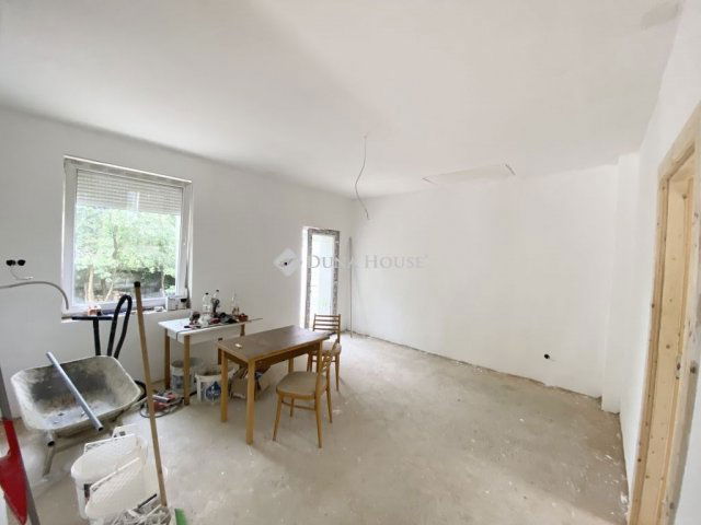 Eladó családi ház, Ajkán 36 M Ft, 3 szobás