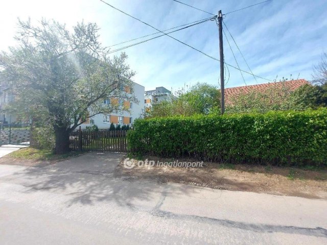 Eladó téglalakás, Pécsett 57.879 M Ft, 2 szobás