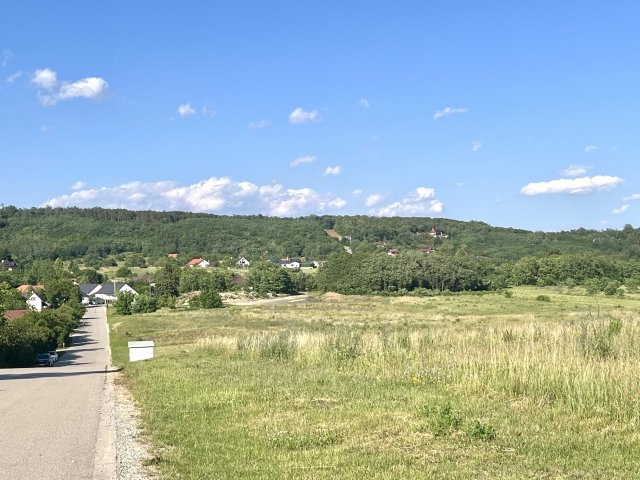Eladó családi ház, Szadán 139.9 M Ft, 4+1 szobás