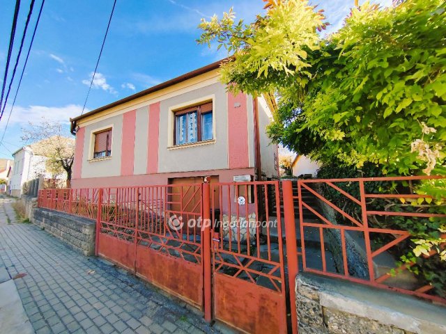 Eladó családi ház, Hosszúhetényen 49 M Ft, 3+1 szobás