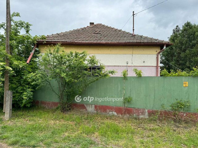 Eladó családi ház, Egyeken 2.95 M Ft, 3 szobás