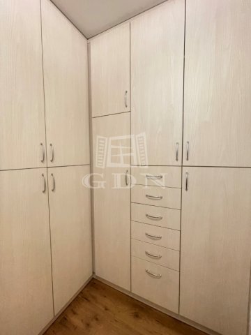 Kiadó téglalakás, albérlet, Székesfehérvárott 280 E Ft / hó