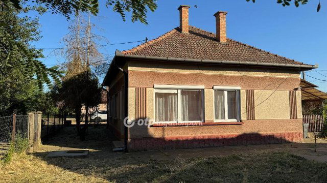 Eladó családi ház, Csorváson 10.999 M Ft, 2 szobás