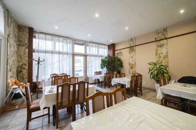 Kiadó üzlethelyiség, Kecskeméten 300 E Ft / hó