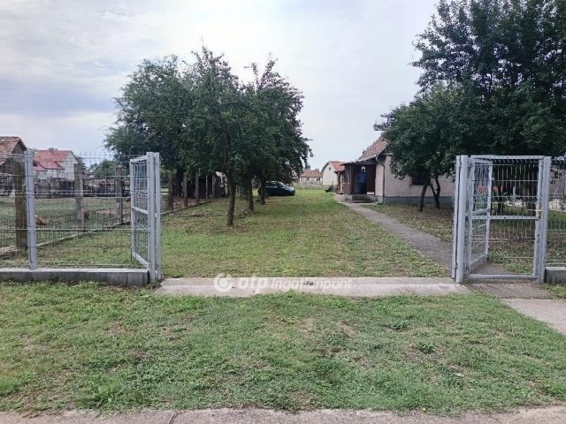 Eladó családi ház, Hosszúpályin 11.5 M Ft, 1 szobás