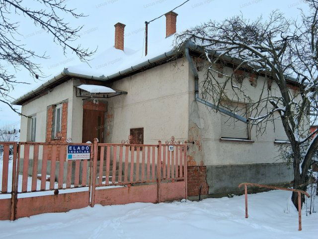 Eladó családi ház, Törökszentmiklóson 23.5 M Ft, 3 szobás